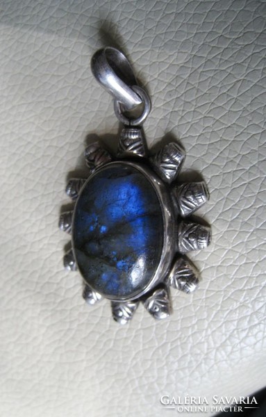 Special silver pendant with labradorite stone, tribal