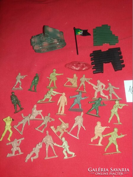 Retro stationery bazaar plastic toy soldier soldiers package in one pictures according to 16