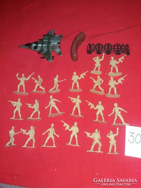 Retro trafikáru bazáráru műanyag játék katona katonák csomagban egyben képek szerint 30