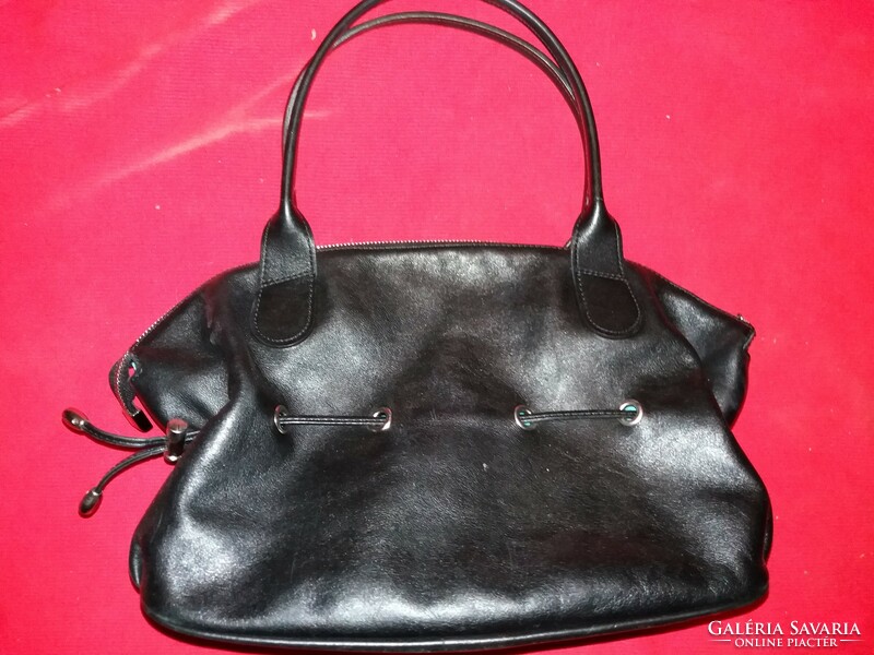 Original extravagant texier paris french women's leather handbag for a fraction of the retail price as shown in the pictures