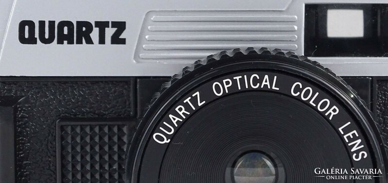 1O906 quartz camera in case