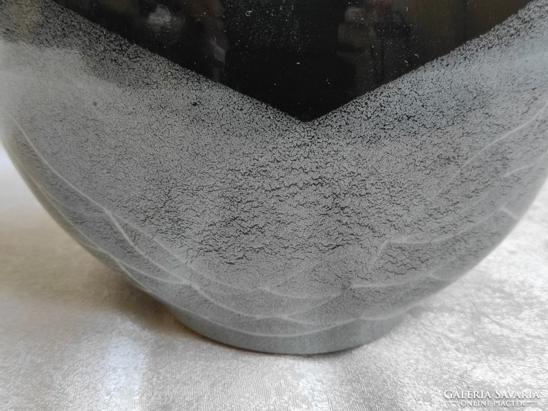 Képcsarnok. Fekete szürke absztrakt hasas és lapított zsűrizett iparművészeti retro kerámia váza