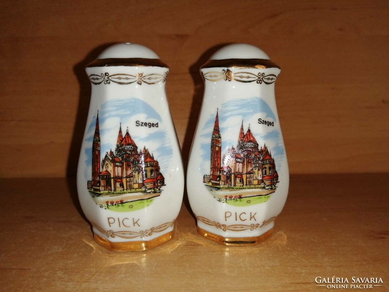 Pick Szeged gilded porcelain salt and pepper shakers in a pair - 8 cm high (0-4)