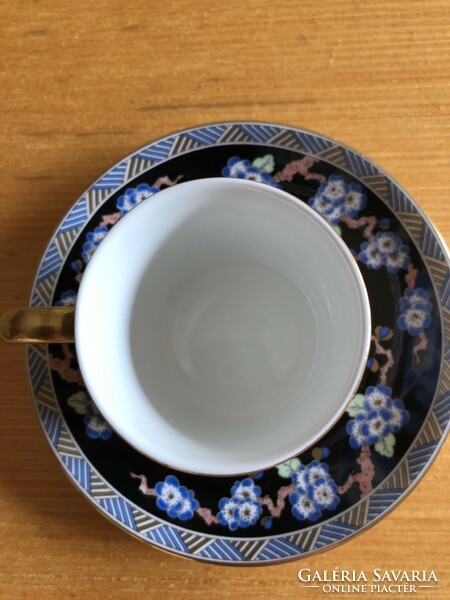 1 antique Wedgwood cup and saucer, in perfect condition