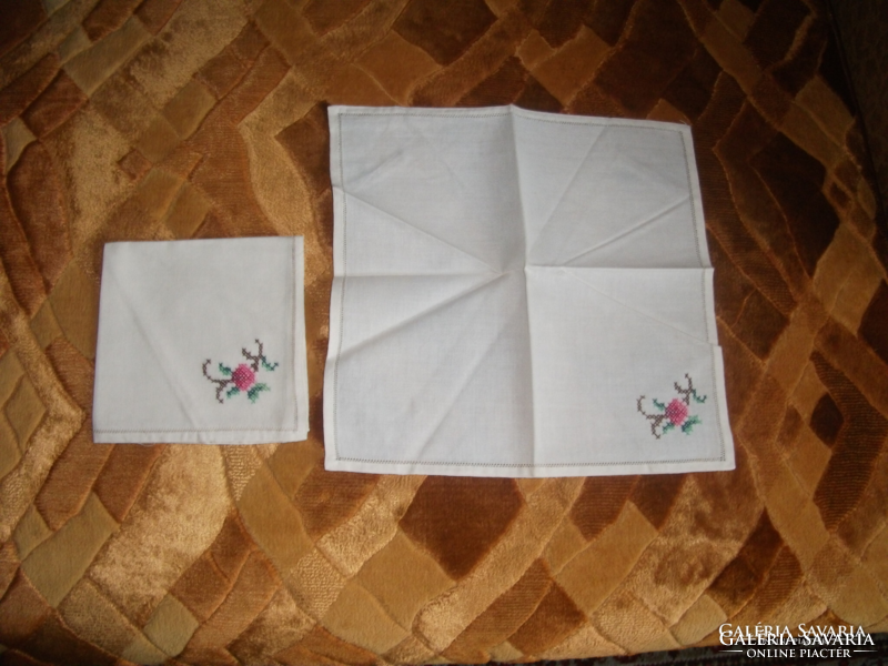 4 pieces of cross-stitched, embroidered, hemmed Australian napkin unused, size: 26 x25 cm