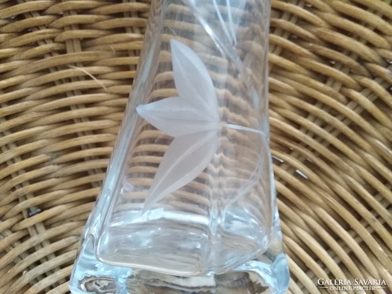 Mini üveg váza - metszett mintákkal