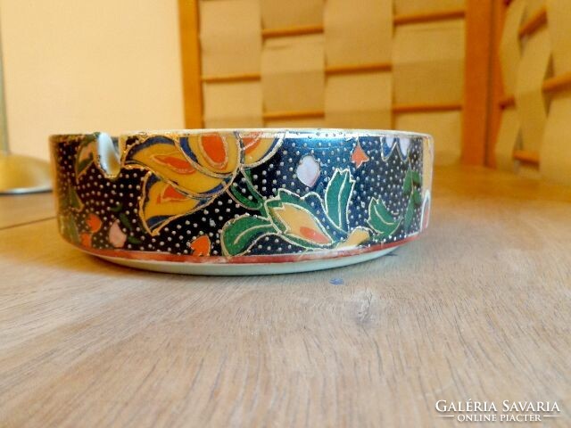Antique Chinese porcelain hand-painted, gilded ashtray