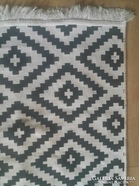Fekete-fehér kockás, rojtos pamut szőnyeg, 160x76