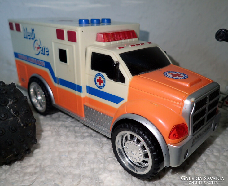 6 db retró műanyag fém játék autó jármű mentő rendőr terepjáró oldalkocsis motor Matchbox SuperKings