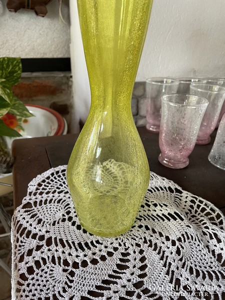 Retro ritkább formájú sárga váza repesztett Gyönyörű  Fátyolüveg fátyol karcagi berekfürdői üveg