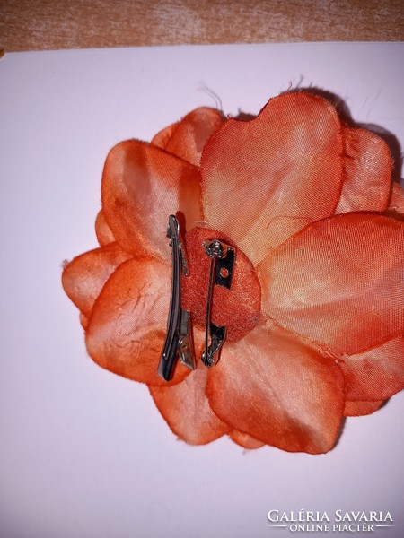 Kitűző-bross (narancssárga rózsa)