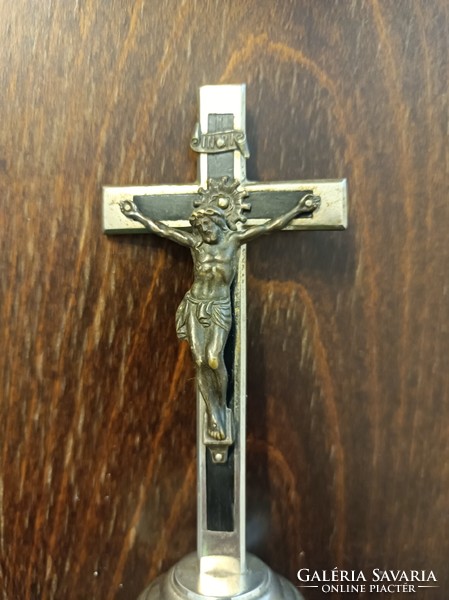 Nickel-plated metal / desktop corpus crucifix.