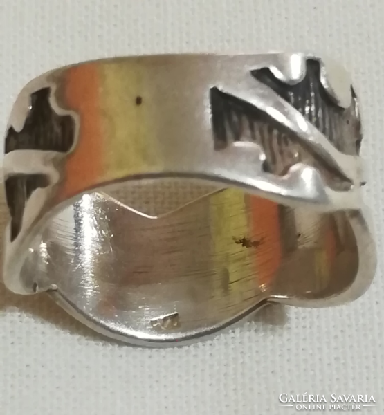 Silver ring, marked 925.