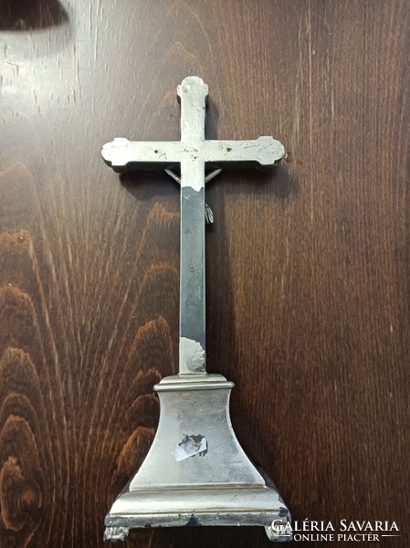 Nickel-plated metal, table body/crucifix.