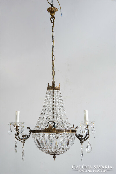 Ampoule-shaped crystal chandelier with 3 arms (4 burners)
