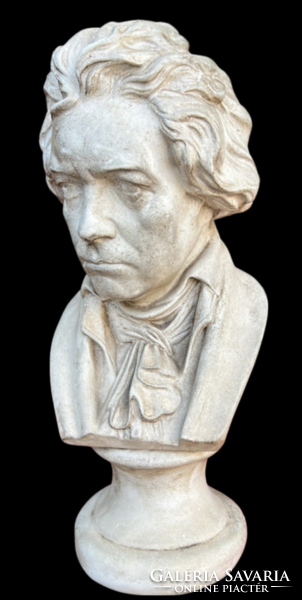 Beethoven mellszobor