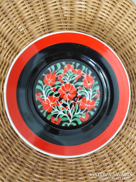 Raven House decorative plate, from the 80s