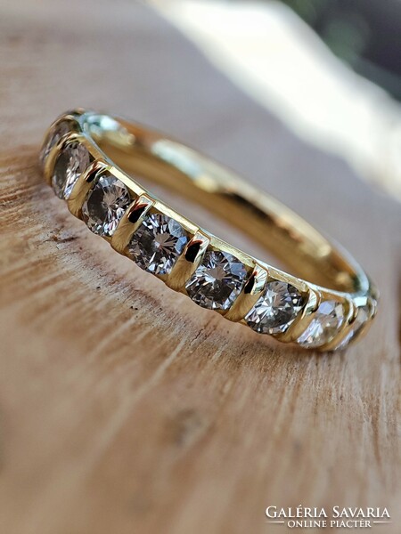 18K gold traditional anniversary memorial ring with brilliant diamonds 0.88ct. Diamond