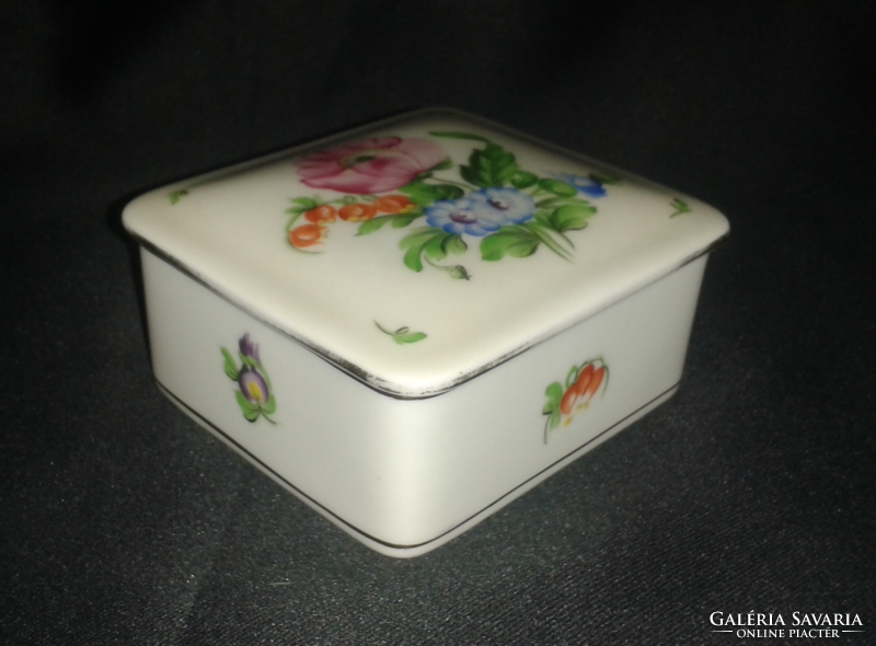 Herend bonbonier / porcelain box