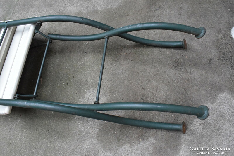 Iron chair, bent pipe, slatted seat, foldable, normal size 1 pc.