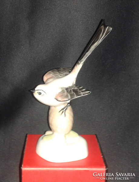 Aquincumi madár / porcelán figurás szobor