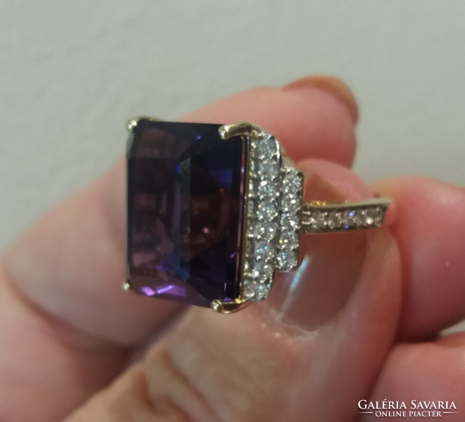 11.02 Ct amethyst ring 14.C. Gold. With certificate. New
