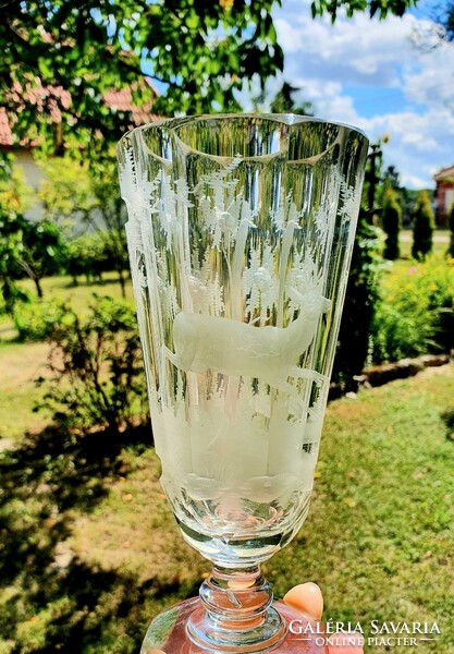 Biedermeier plate-polished glass with a hunter pattern