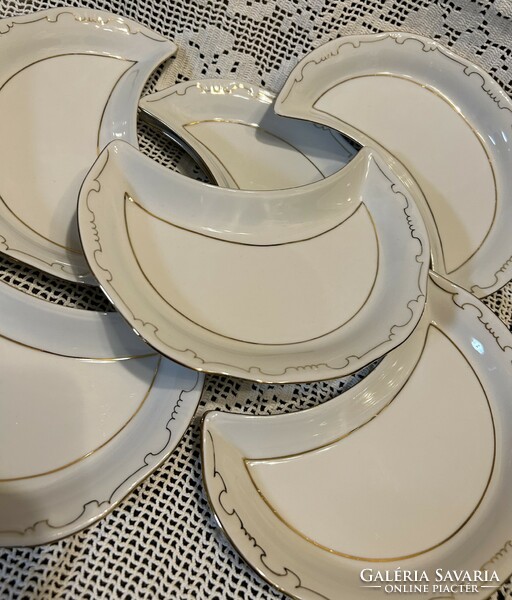 Zsolnay gold feather bone plates