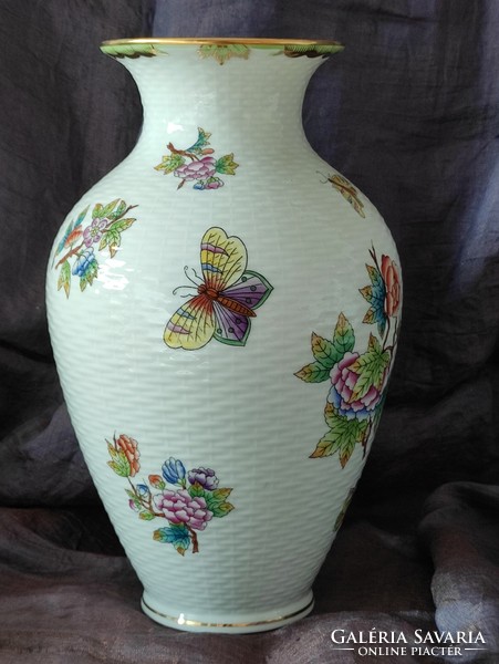 Közepes méretű Viktória mintás herendi porcelán váza tökéletes állapotban