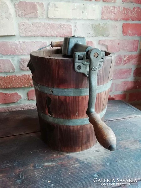 Ice cream maker, early 20th century, marked alexanderwerk 3 wood and cast metal hand drive