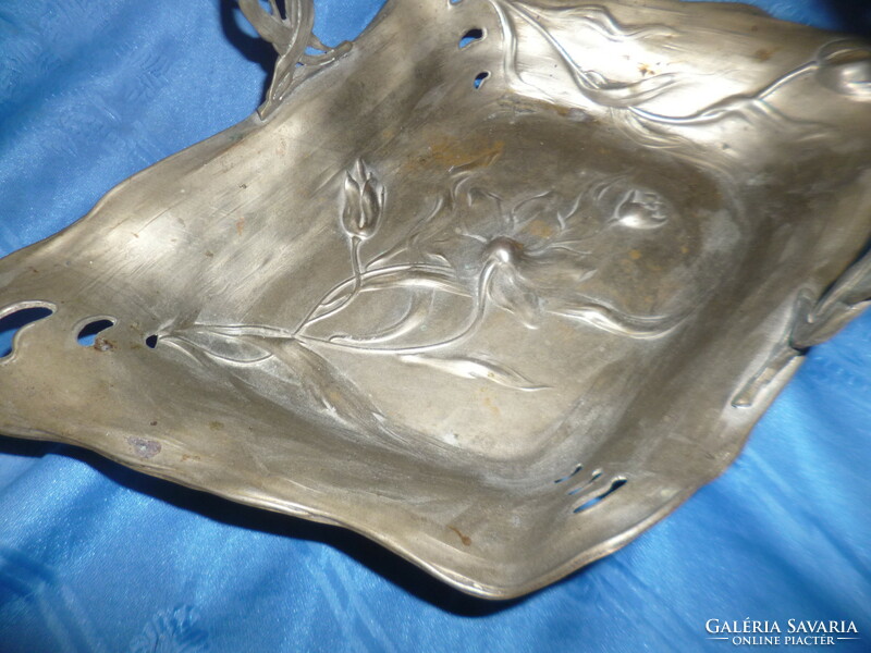 Antik szecessziós fém kínáló asztalközép