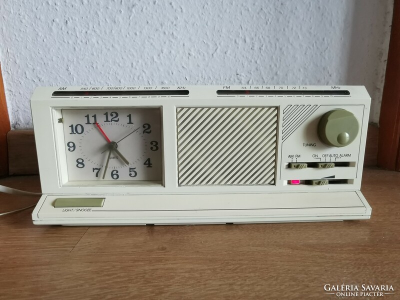 Működőképes órás rádió | B-421 | Vintage | City Electronics Ltd.