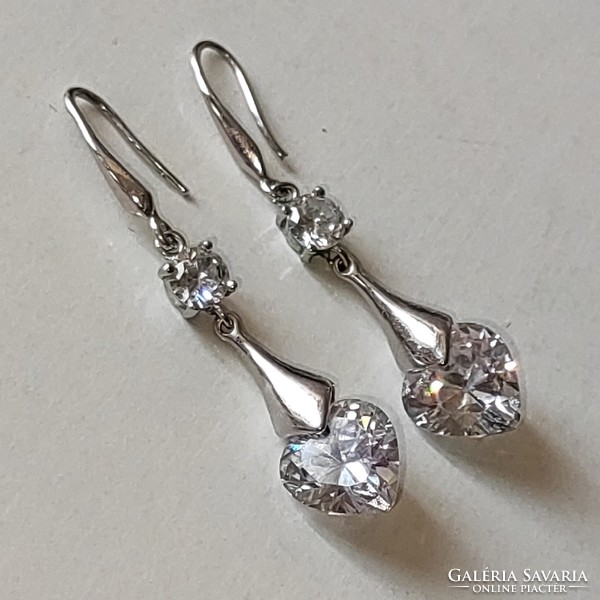 Long earrings with crystal stones