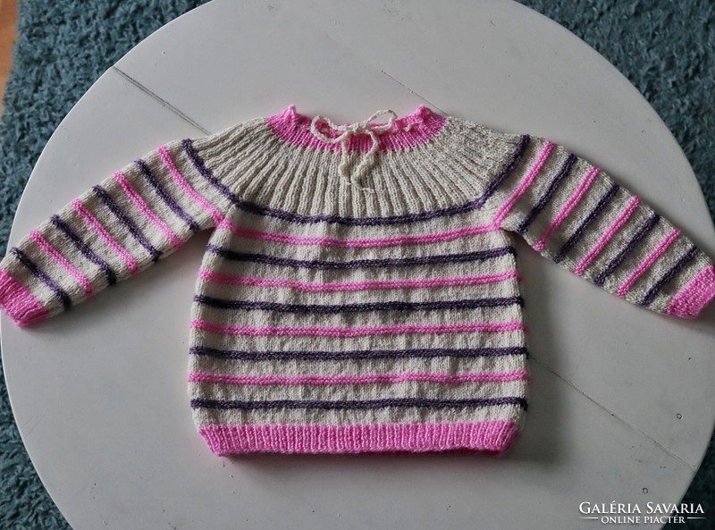 Kézzel kötött kislány pulóver - rózsaszín csíkos