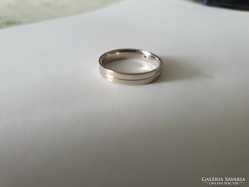 14 K women's wedding ring 4.1 g