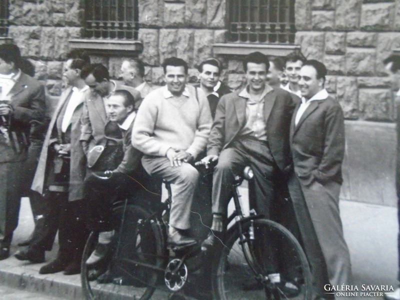 D198598 old photo in front of the post office in Sopron - bicycle 1960k