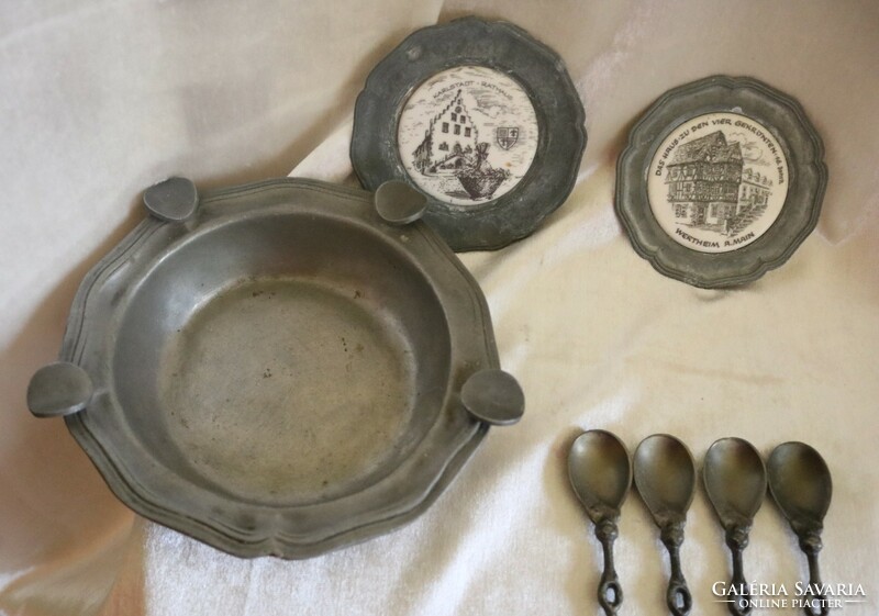 Tin marked set ashtray-2 wall murals-4 decorative spoons beautiful pieces