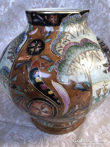 Kézzel festett kínai váza
