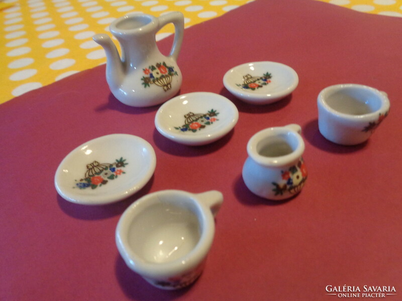 Mini baby porcelain mocha set, flower basket pattern, 7 pieces