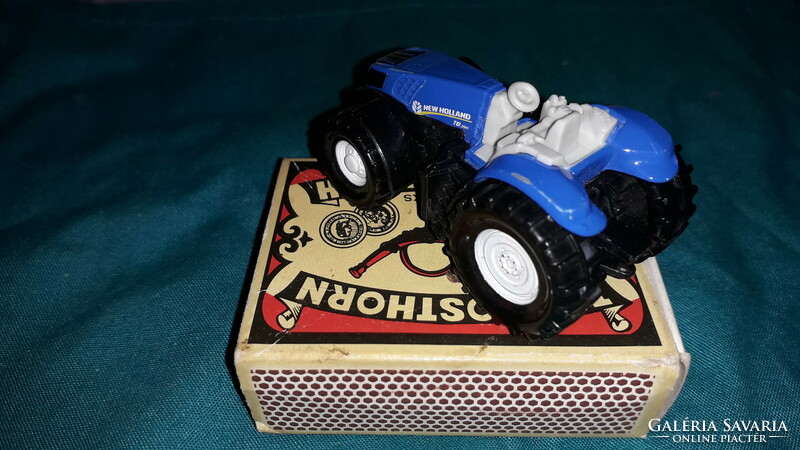Original siku tractor metal toy car new holland t8 390 according to the pictures