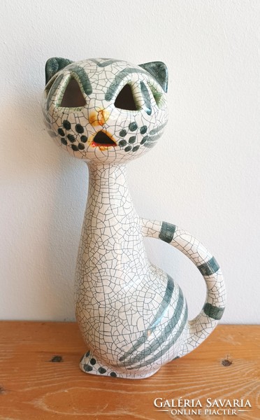 Retro Hungarian ceramics. Cat