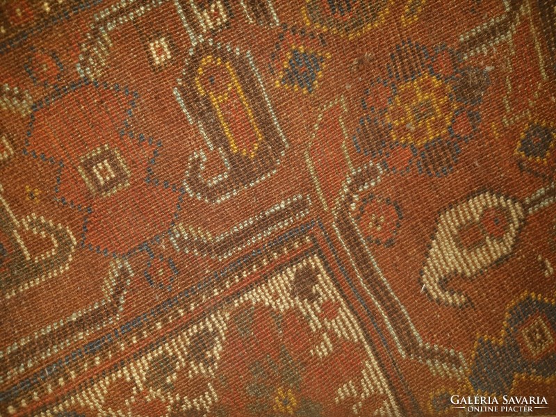 100 éves szőnyeg