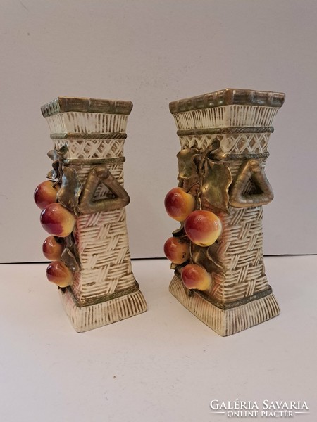 EREDETI, JELZETT!!! Antik osztrák Julius Strnact (1882-1914) fajansz/majolica páros almás váza