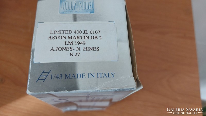(K) Jolly Aston Martin limited 400 1:43 modell autó. Szélvédőnél sérült, fotózva.