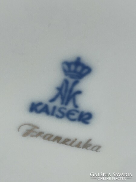 Német Kaiser porcelán váza Franciska virágmintás 21cm