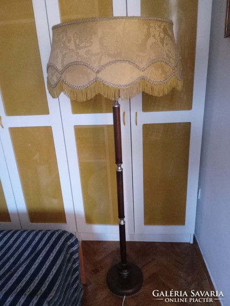 Standing lamp with 2 shades!