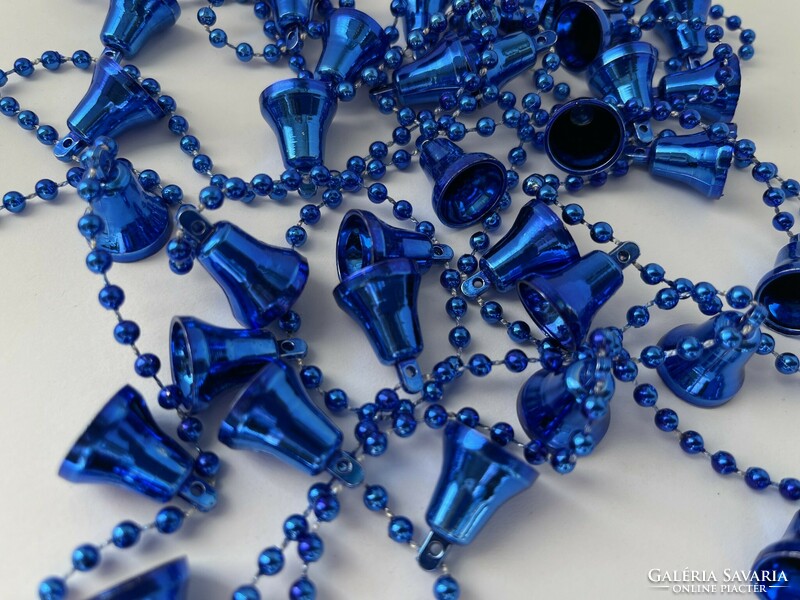 2.6 M blue beads - bell garland