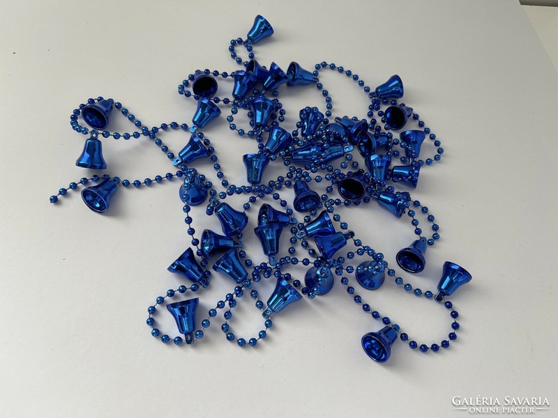 2.6 M blue beads - bell garland
