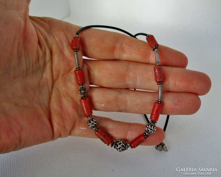 Beautiful old rubber silver necklace with real beautiful corals