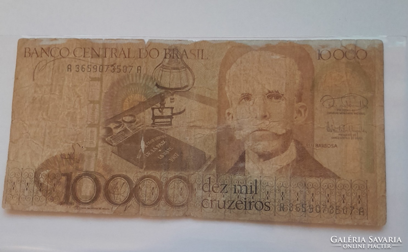 Old Brazilian 10000 dez mil cruzeinos paper money